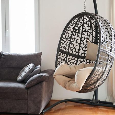 Apartman Nika Sa Jacuzzijem Zara Esterno foto