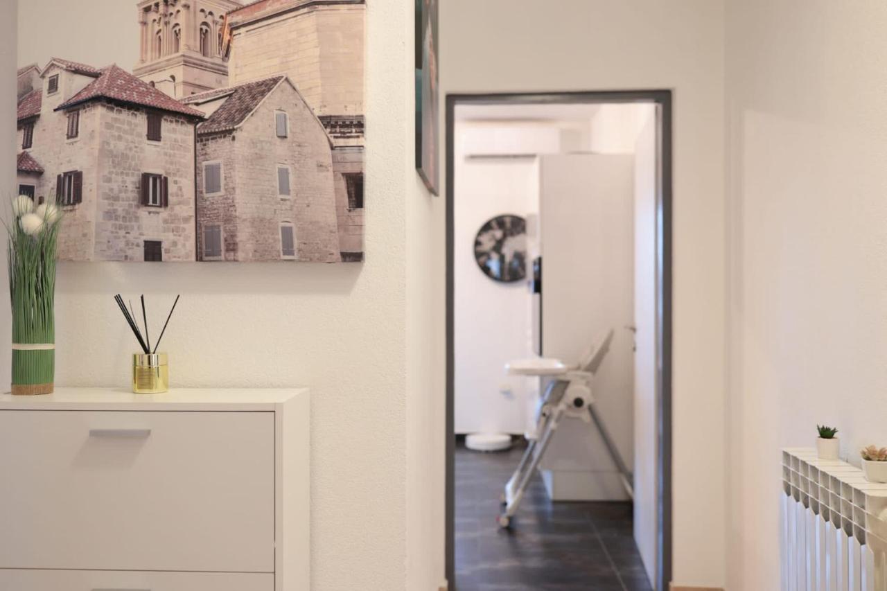 Apartman Nika Sa Jacuzzijem Zara Esterno foto