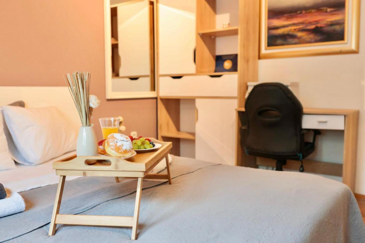 Apartman Nika Sa Jacuzzijem Zara Esterno foto