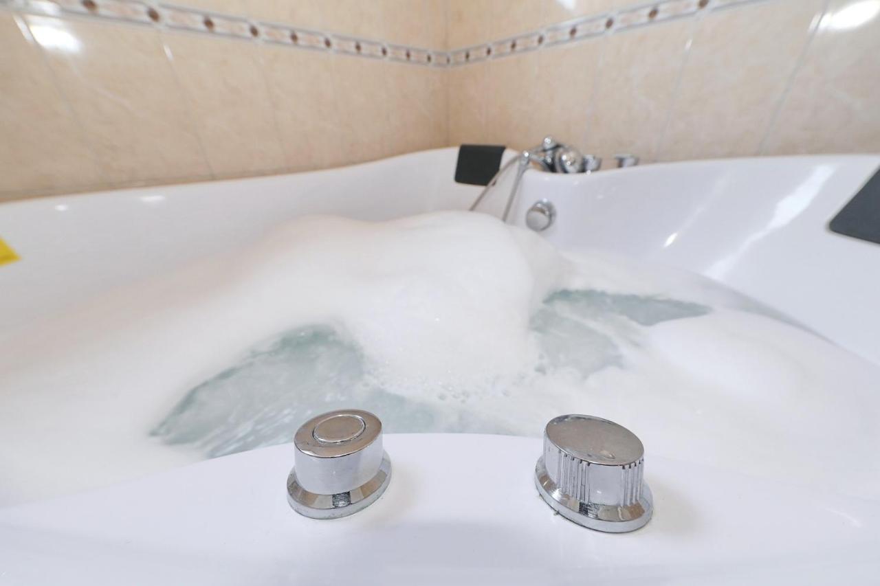 Apartman Nika Sa Jacuzzijem Zara Esterno foto