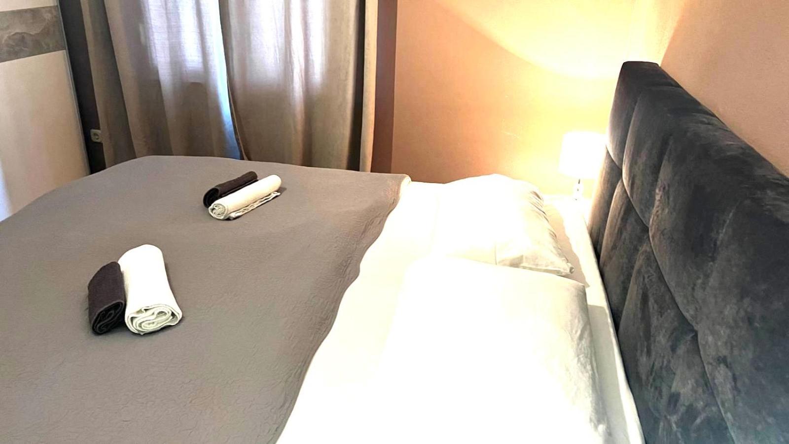 Apartman Nika Sa Jacuzzijem Zara Esterno foto
