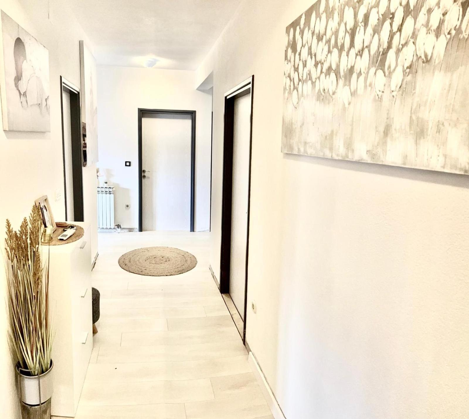 Apartman Nika Sa Jacuzzijem Zara Esterno foto