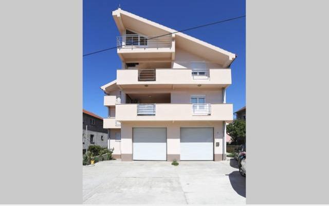 Apartman Nika Sa Jacuzzijem Zara Esterno foto